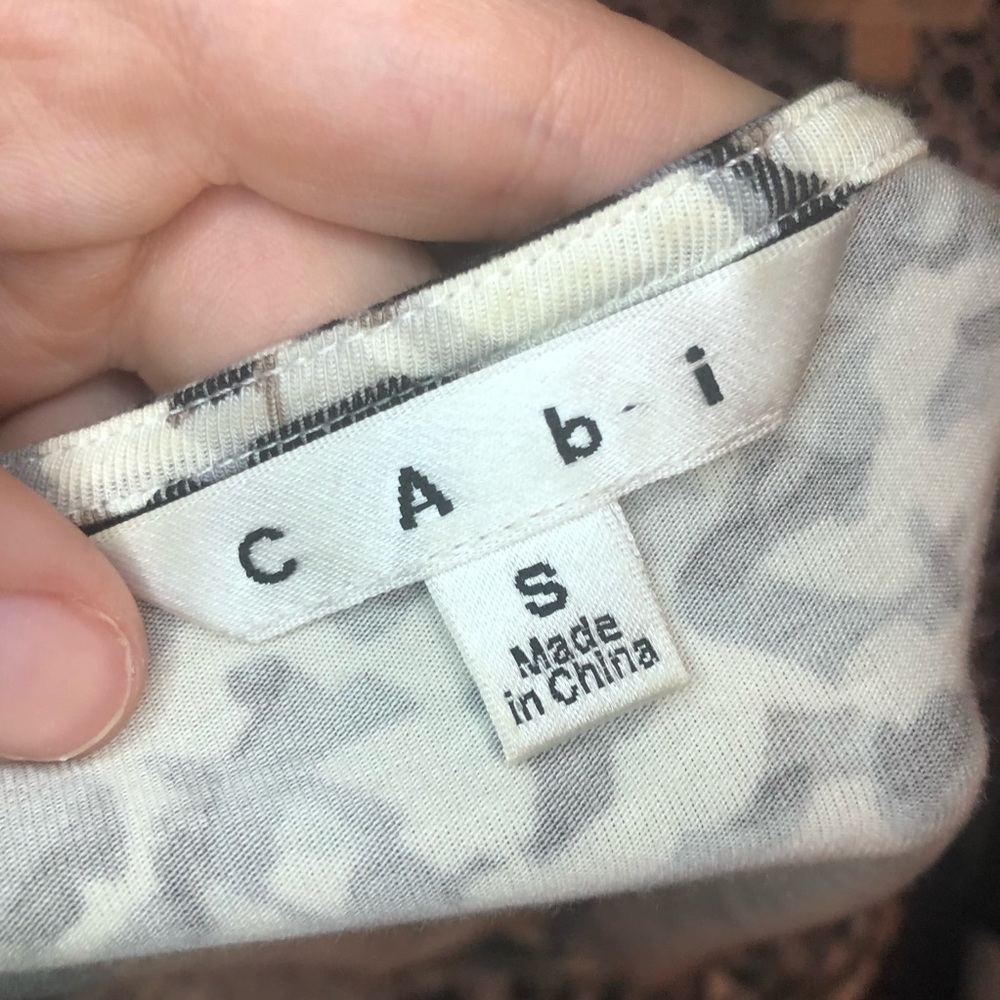 Cabi #734 Lana Printed Top - Picture 3 of 8
